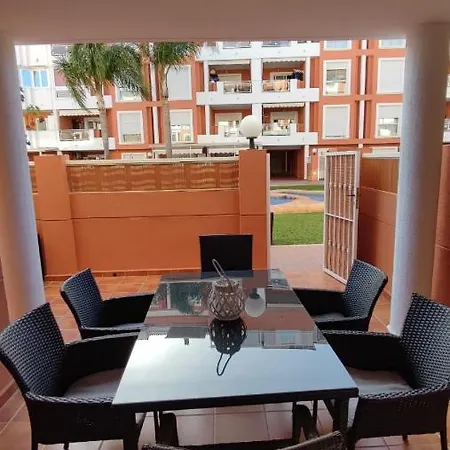Planta Baja Con Piscina Apartment